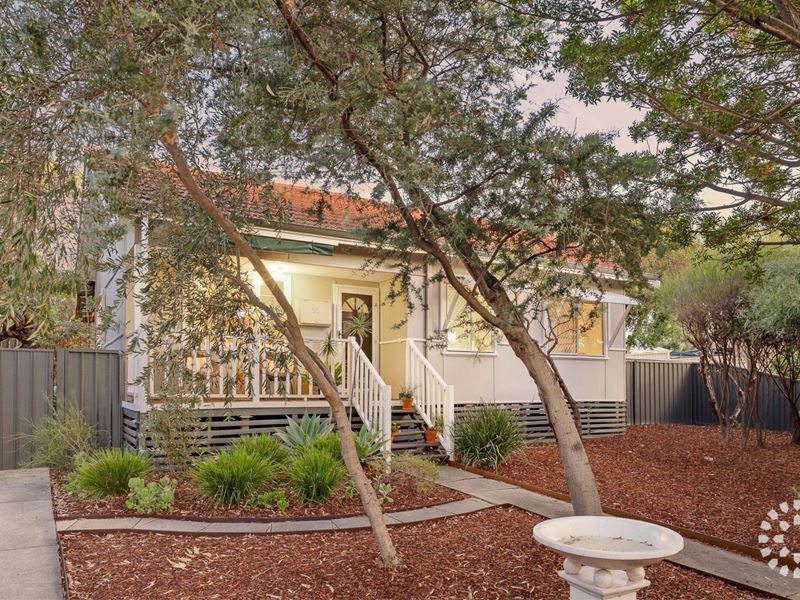 18 Howson Street, Hilton WA 6163