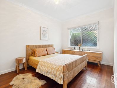 18 Howson Street, Hilton WA 6163