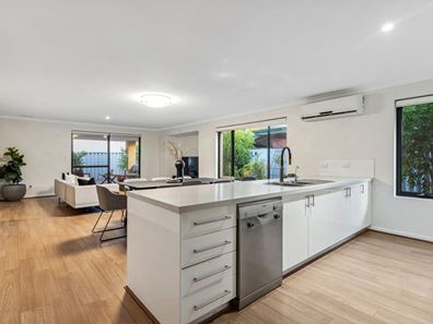 10 Blockley Way, Bassendean WA 6054