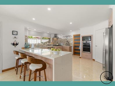 33 Lord Hobart Drive, Madora Bay WA 6210