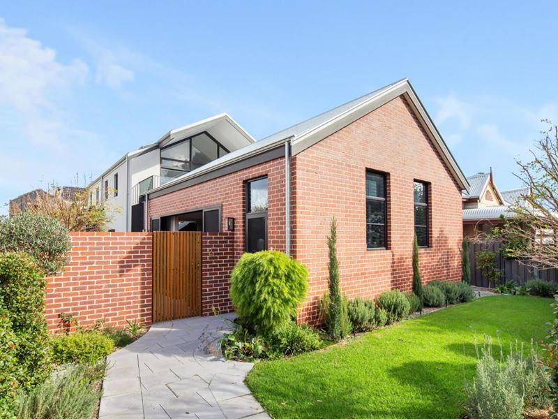 2/23 Amherst Road, Woodbridge WA 6056