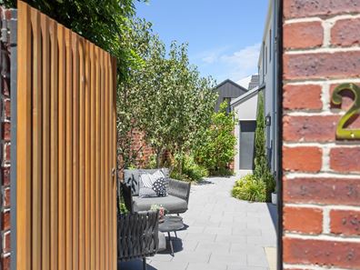 2/23 Amherst Road, Woodbridge WA 6056