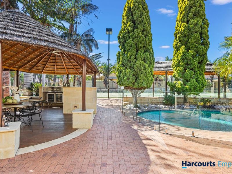 20 Lake Carine Gardens, Carine