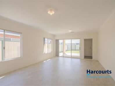 10 Hugel Lane, Hammond Park WA 6164