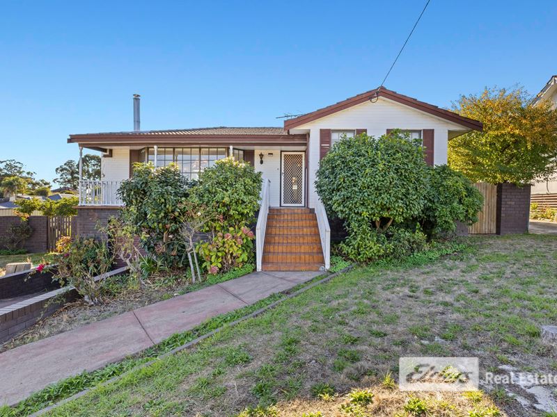 27 Swanstone  Street, Collie