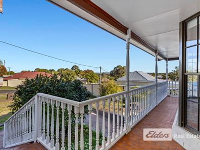 27 Swanstone  Street, Collie WA 6225