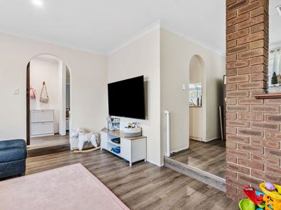 16 Fenchurch Street, Alexander Heights WA 6064