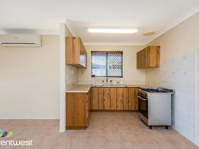 80 Ewart St, Midland WA 6056
