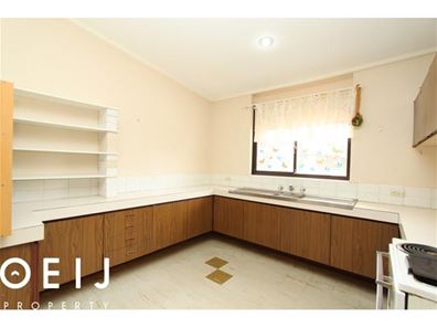 145 North Lake Road, Willagee WA 6156