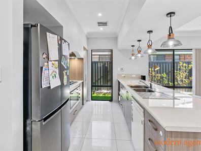 23 Cheyne Way, Caversham WA 6055