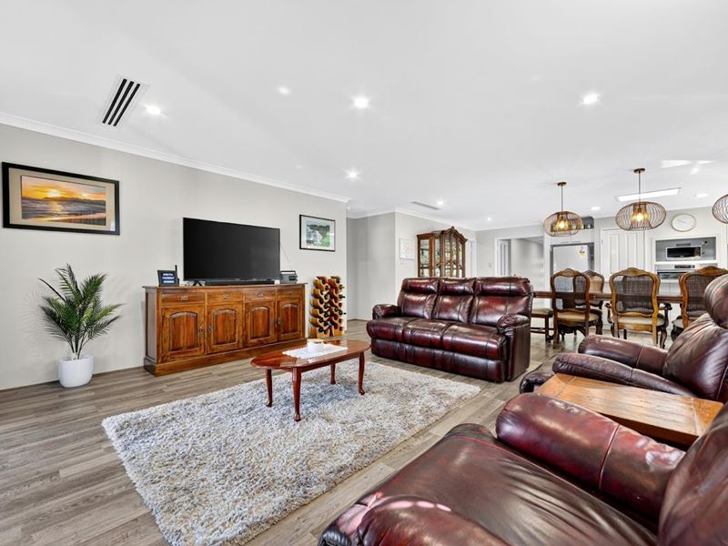 3 Rotsee Place, Champion Lakes WA 6111