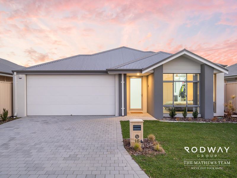 16 Pierrepoint Loop, Champion Lakes