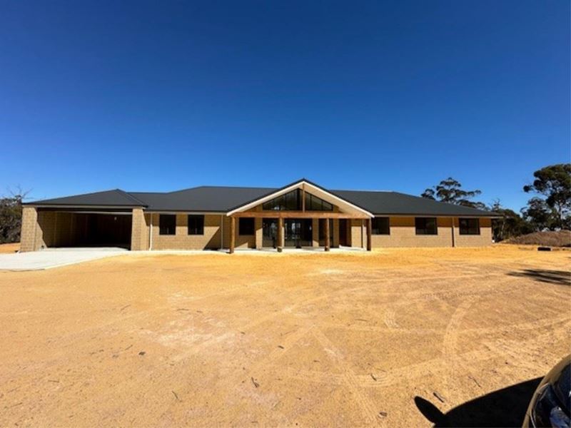 96 Willaring Way, Chittering