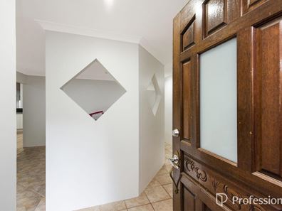14 Waterside Pass, Byford WA 6122