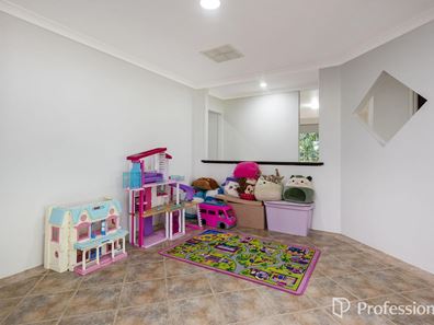 14 Waterside Pass, Byford WA 6122