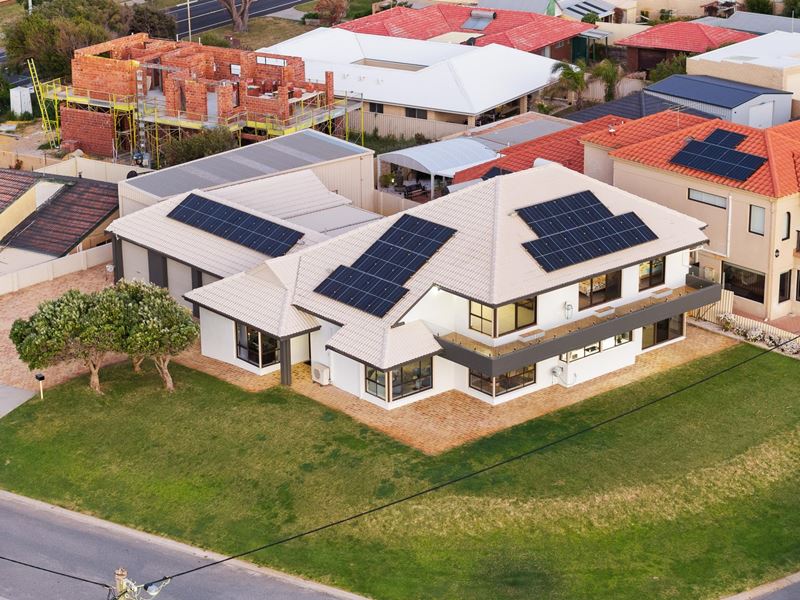 18 Warnbro Beach Road, Safety Bay WA 6169