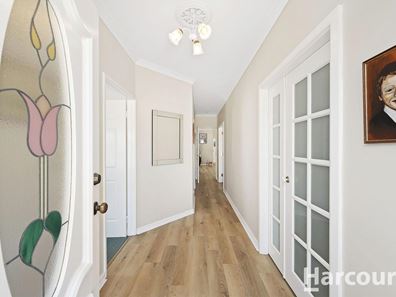 24 Savona Grove, Mindarie WA 6030