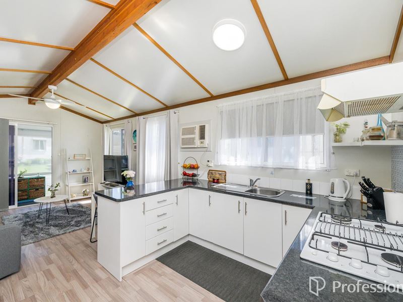 16/351 Hawtin Road, Forrestfield