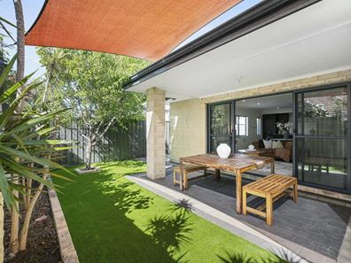 9C Crellin Way, Cloverdale WA 6105