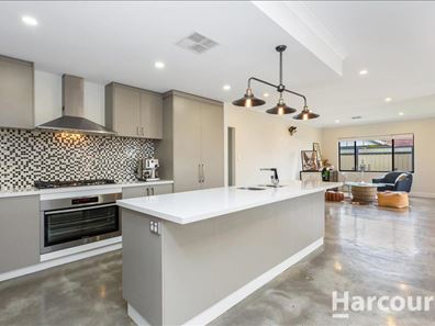 18 Goshawk Street, Tapping WA 6065