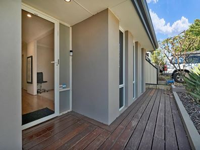 25 Grandoak Drive, Clarkson WA 6030