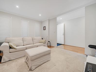 25 Grandoak Drive, Clarkson WA 6030