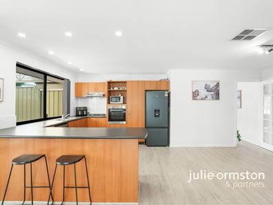 72 Christian Circle, Quinns Rocks WA 6030
