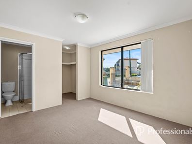 53 Barron Way, Orelia WA 6167