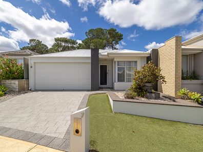 7 Isla Place, Piara Waters WA 6112