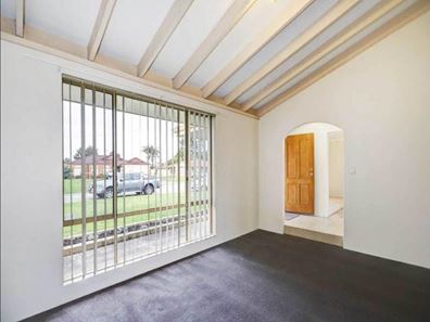 1 Kingham Place, Seville Grove WA 6112