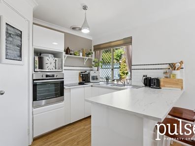 2/2 Braibrise Road, Wilson WA 6107
