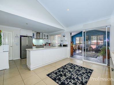 133 Sandalford Drive, Chittering WA 6084