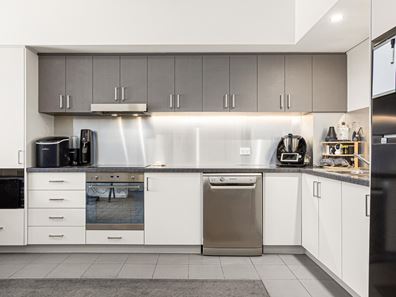95/10 Sleeper Lane, Cockburn Central WA 6164