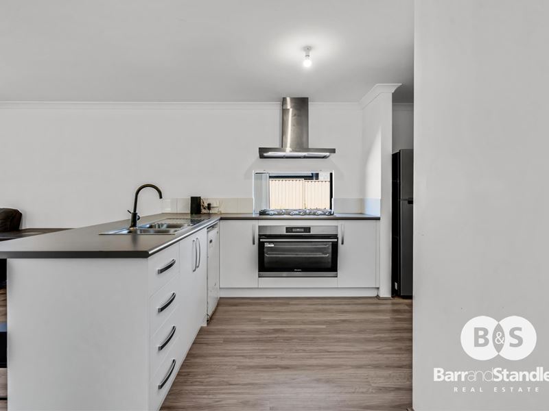 4 Hawkesbury Way, Australind WA 6233