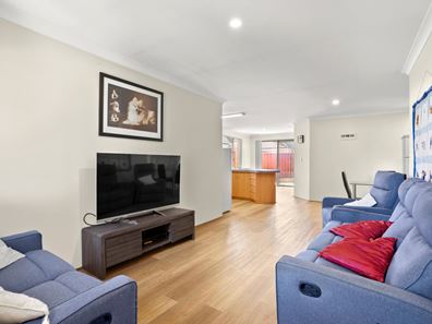 3/4 Moreton Crescent, Warnbro WA 6169