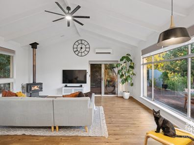 4 Michael Crescent, Boya WA 6056
