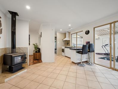 22 McGrath Place, Seville Grove WA 6112