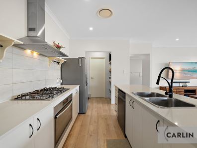 62 Wintergreen Crescent, Treeby WA 6164
