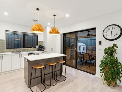 30 Denmark Loop, South Guildford WA 6055