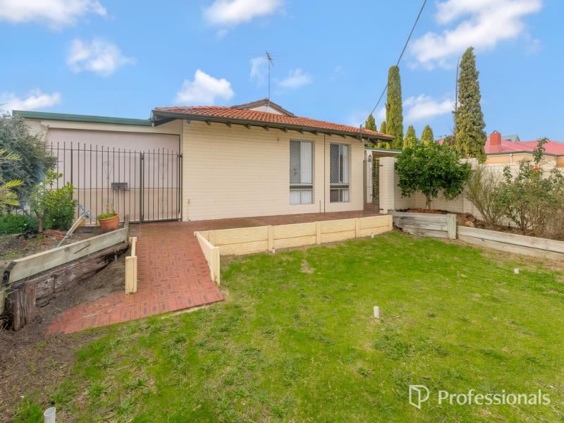 132A Centre Street, Queens Park