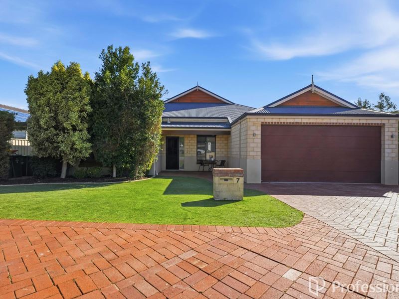 7 Ficarra Way, Sinagra WA 6065