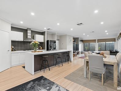25 Honeydew Bend, Byford WA 6122