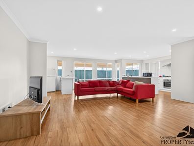 16 Stroud Street, Beachlands WA 6530