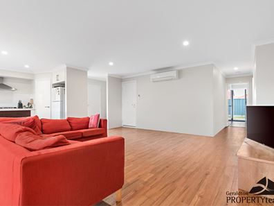 16 Stroud Street, Beachlands WA 6530