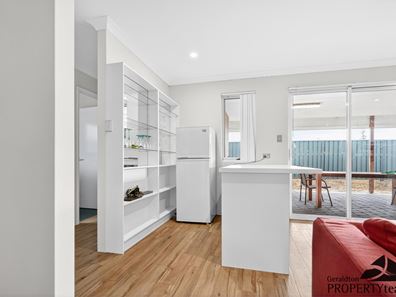 16 Stroud Street, Beachlands WA 6530