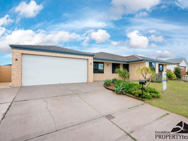 8 Brittania Parade, Wandina WA 6530