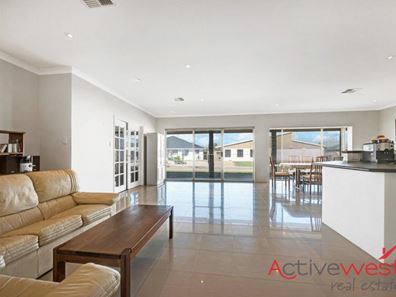 38 Wave Crest Circle, Drummond Cove WA 6532