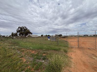 14 Hunter Street, West Kalgoorlie WA 6430