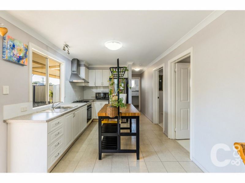 8B Ennis Court, Orelia WA 6167