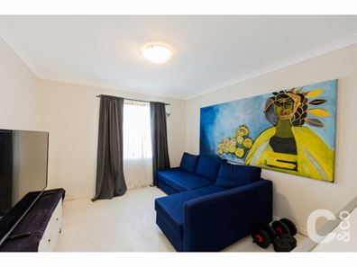 8B Ennis Court, Orelia WA 6167